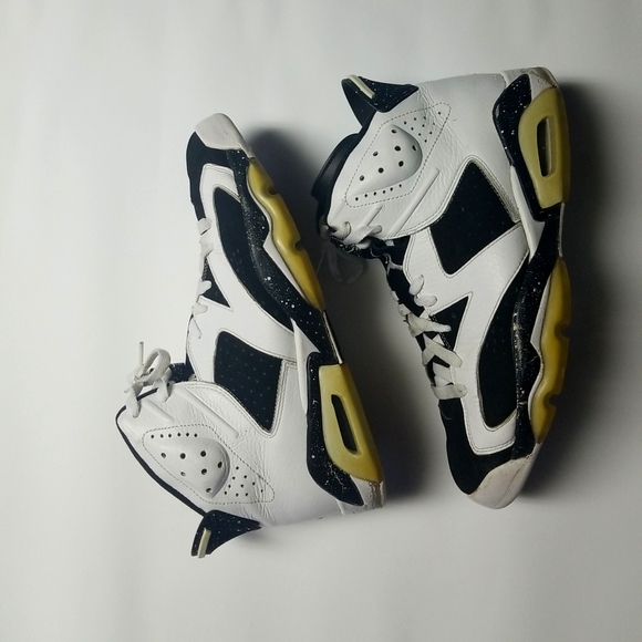 Nike Jordans 384664-101 Size 9.5 - Picture 2 of 9